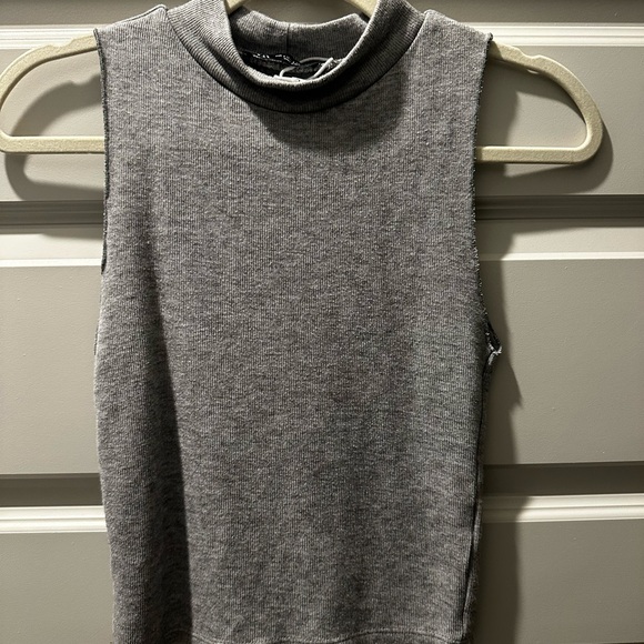 Zara Gray Sleeveless Tank Top - Picture 1 of 1